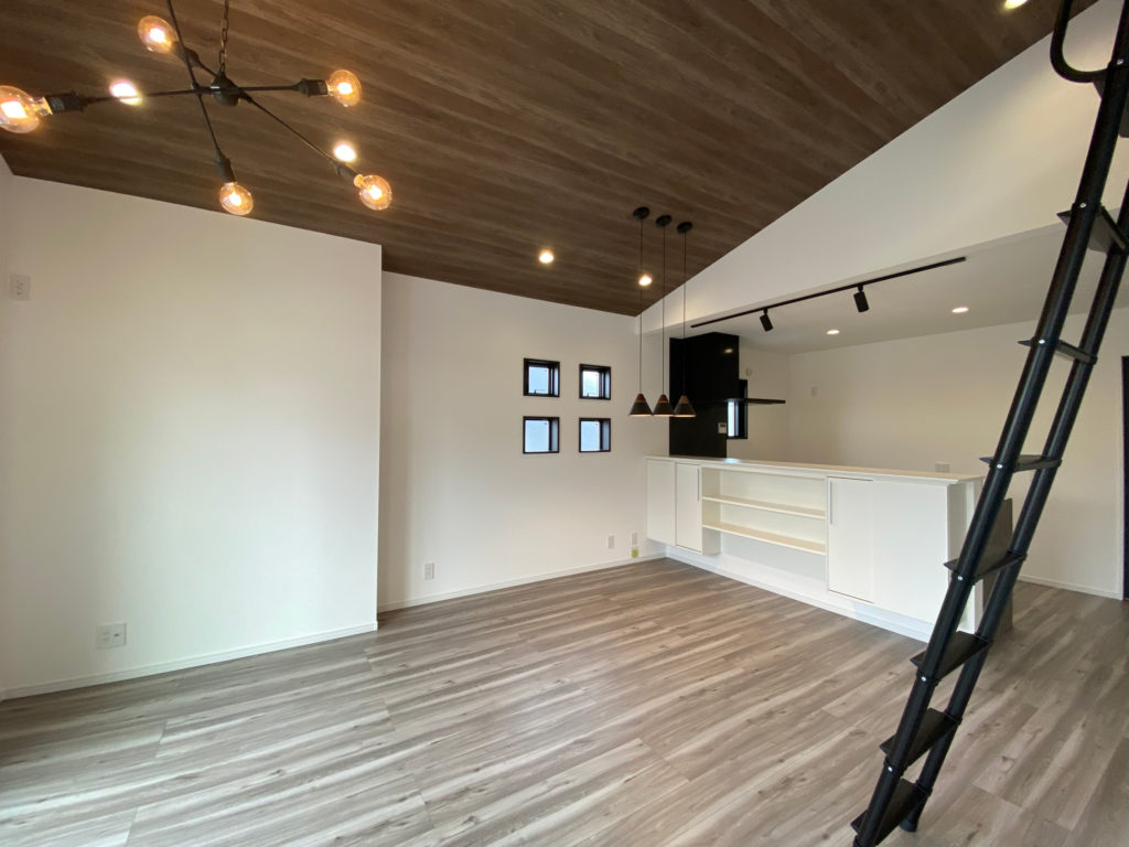 枚方市甲斐田新町の家：対面キッチンのダイニング