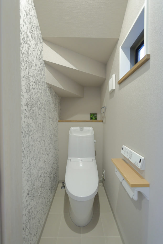 枚方市村野東町の家：トイレ